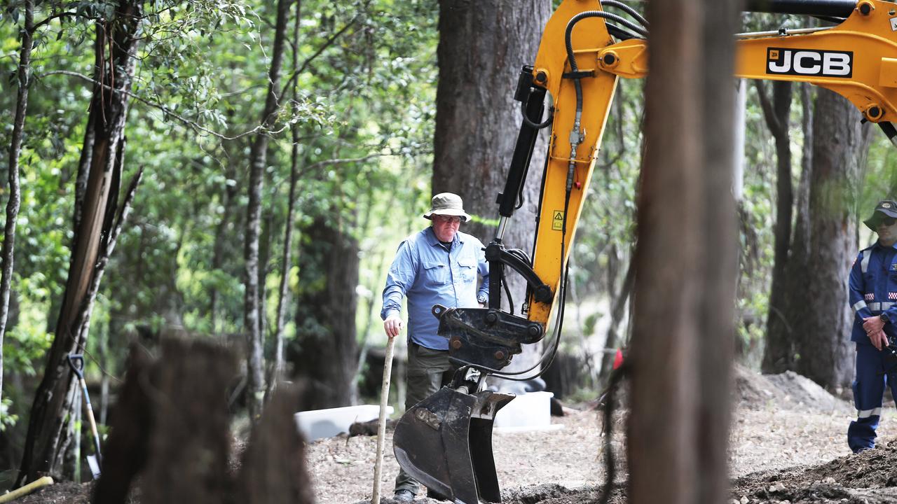 Police and volunteers searching in and around Kendall in late 2021. Picture: NewsWire/Peter Lorimer.