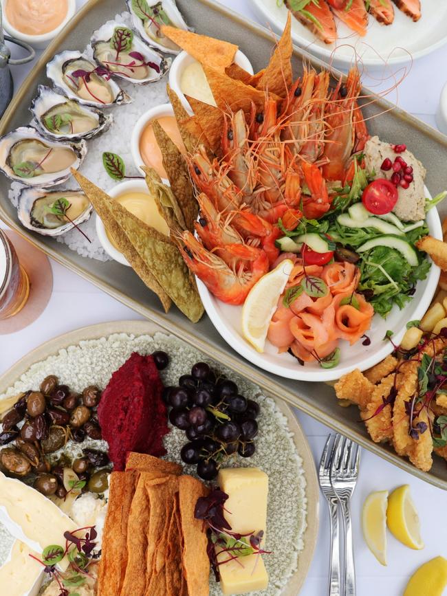 The delicious seafood platter.