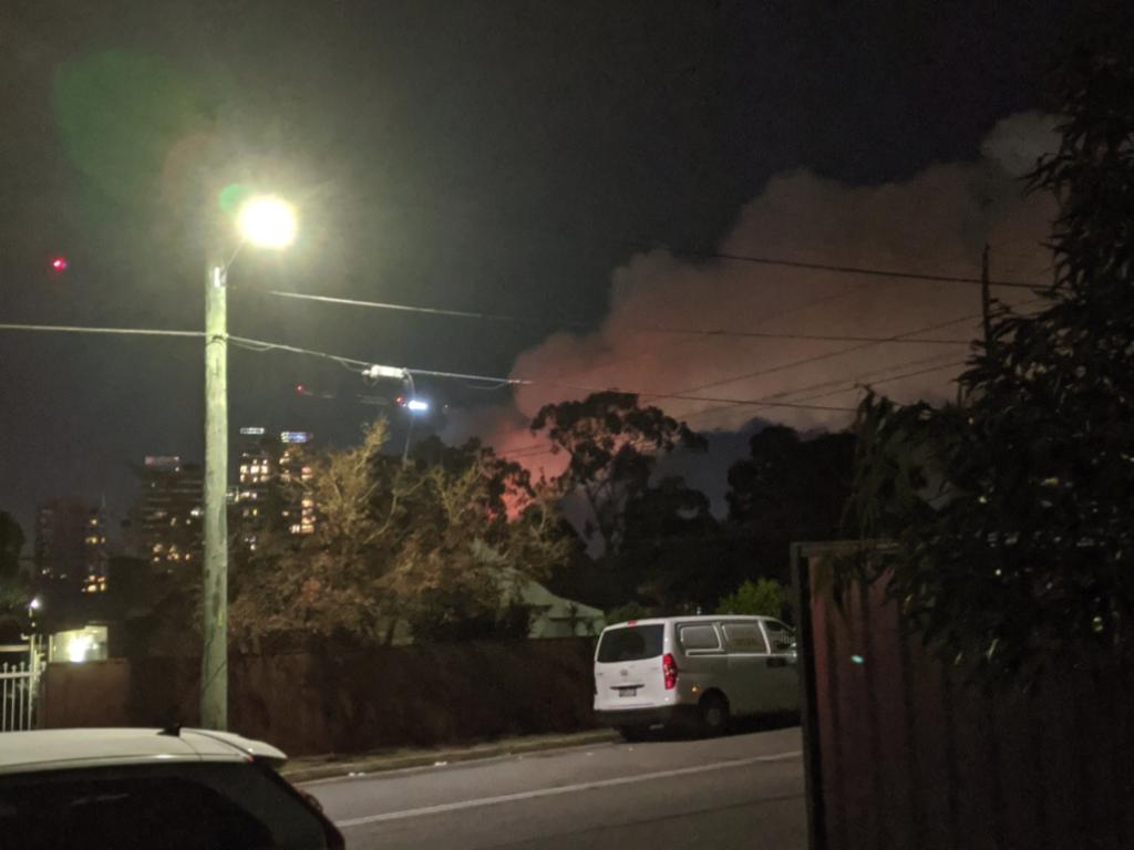 One Hundred Firefighters Tackle Enormous Factory Fire In Moorebank ...