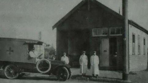 The original Auburn ambulance station on the corner of Station Rd and Rawson St, circa 1916.