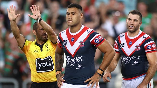 Daniel Suluka-Fifita sent to the sin-bin by referee Ashley Klein (Photo by Cameron Spencer/Getty Images)