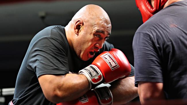 Alex Leapai sparring.