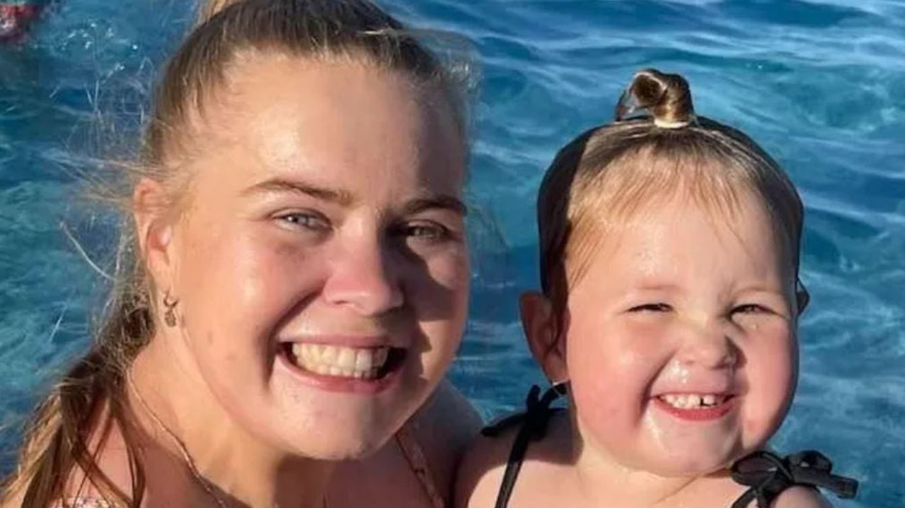 Thalia Robertson (left) with her daughter, Alice. Thalia was killed in a car crash on October 16 in Paraparap. Photo: Supplied.