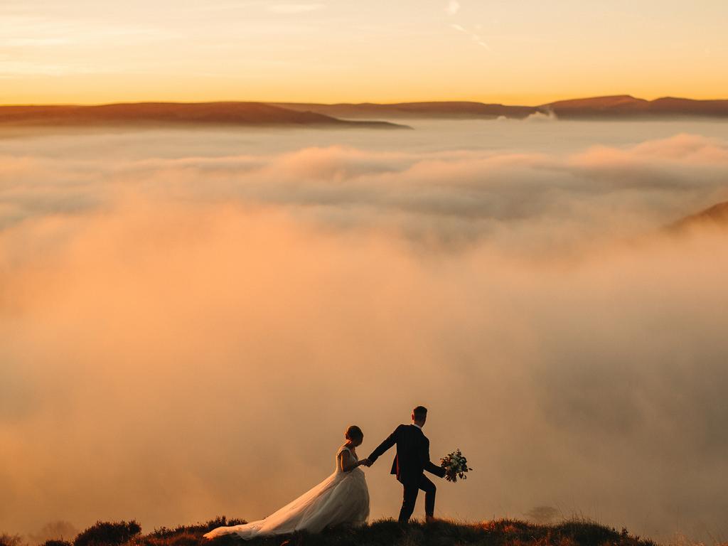 The Top 50 Wedding Photos of 2016 Curated by Junebug Weddings. Nearly 9,000 photos were submitted by photographers from 50 different countries to produce this year’s stunning collection of 50 images. Jon Dennis - S6 Wedding Photography