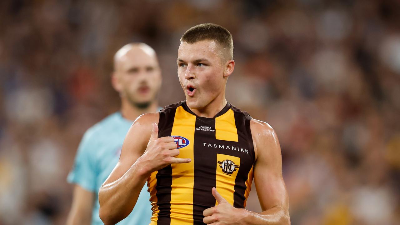 Ginnivan lands early blow in Pies-Hawks blockbuster