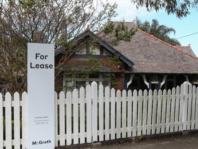 SYDNEY, AUSTRALIA - NewsWire Photos, SEPTEMBER, 28 2021: A view of a residential property with a For Lease sign at Balls Head Waverton on Sydney's North Shore. As many as one-in-five home buyers are potentially borrowing more than six times their income, prompting the Treasurer to consider stepping in to crackdown on home loans.  Picture: NCA NewsWire / Gaye Gerard