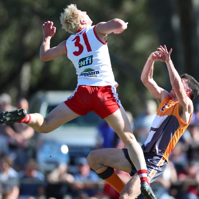 Ararat ruckman Cody Lindsay, left, starred in last year’s grand final win against Southern Mallee. Picture: Yuri Kouzmin