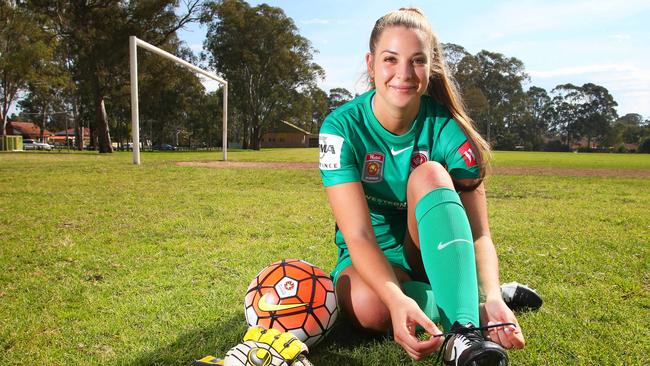 Macquarie Fields goalie Casey Dumont has signed with the Western Sydney Wanderers for the upcoming W-League season.