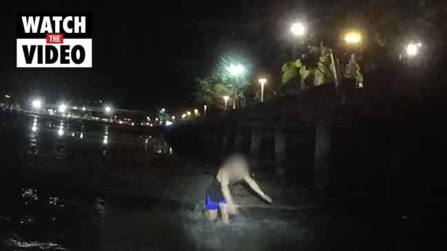 Man tries to hide from police under Cairns Esplanade boardwalk