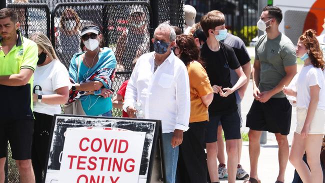 Picture of the COVID testing lines outside Gold Coast University Hospital. Photograph: Jason O'Brien