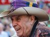 Molly blames faulty belt for mooning Elton crowd