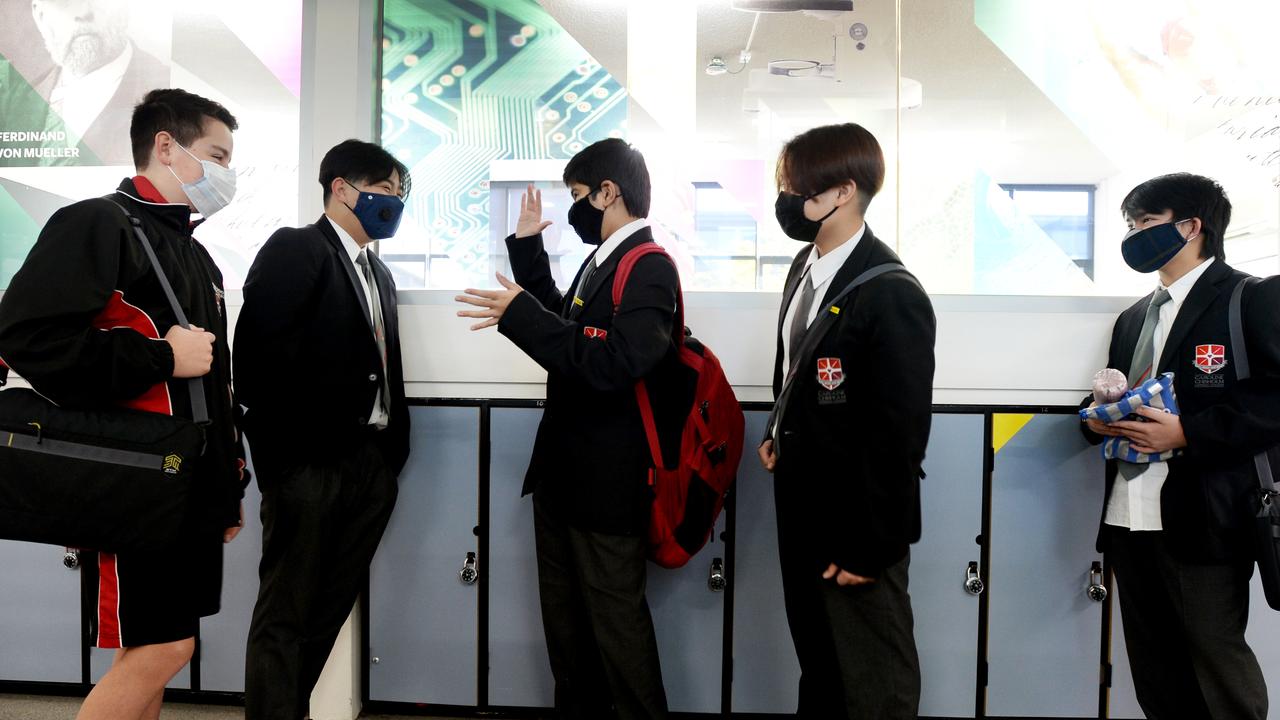 Mask rules will be made mandatory for students in some states. Picture: NCA NewsWire / Andrew Henshaw