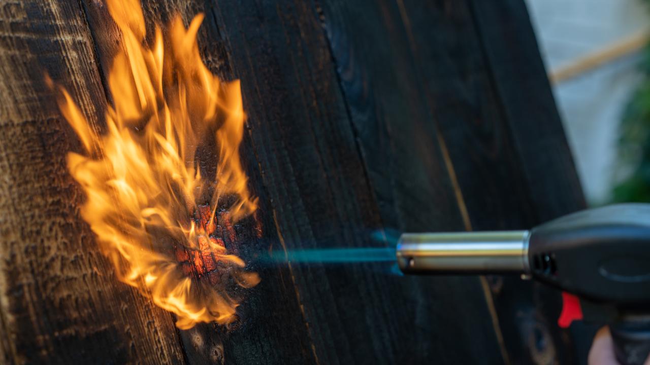 Sydney Nsw Bushfires Tourists Defy Bans Boy Lit Fire With Blowtorch