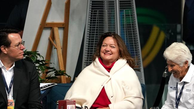 (L-R) Kieren Perkins, Gina Rinehart and Dawn Fraser enjoy a swim meet.