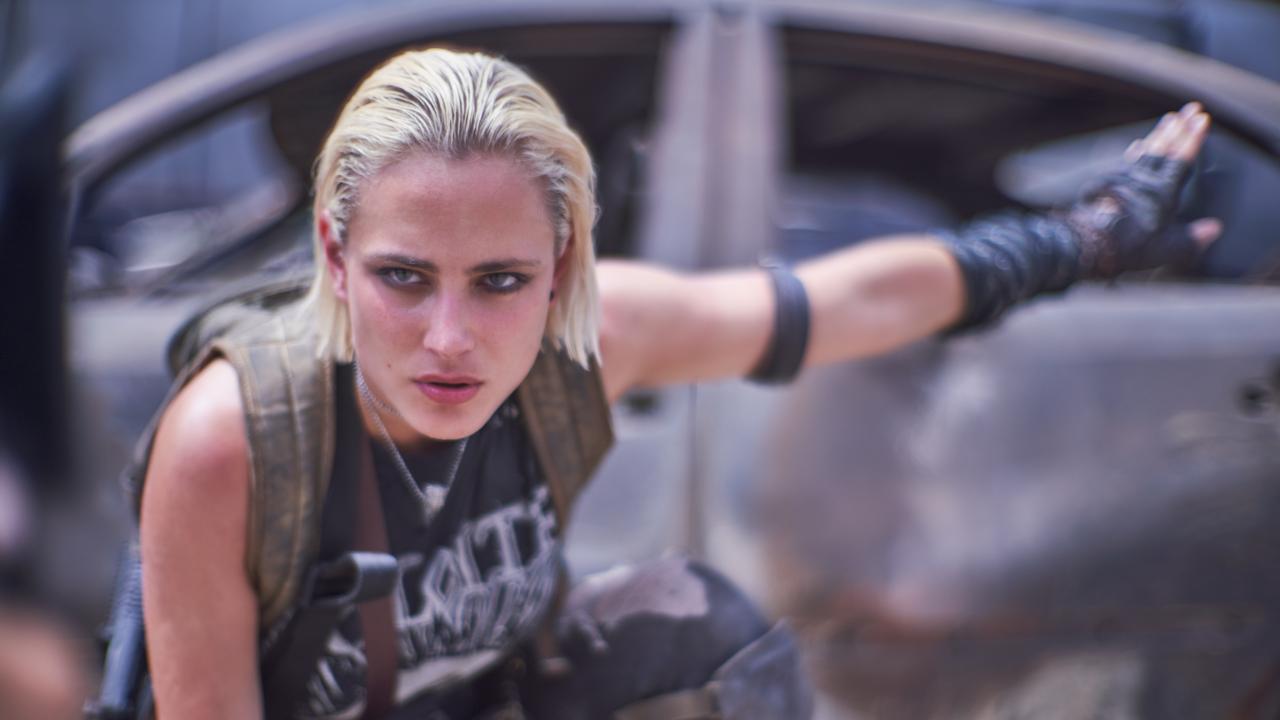 Nora Arnezeder as the coyote in Army of the Dead