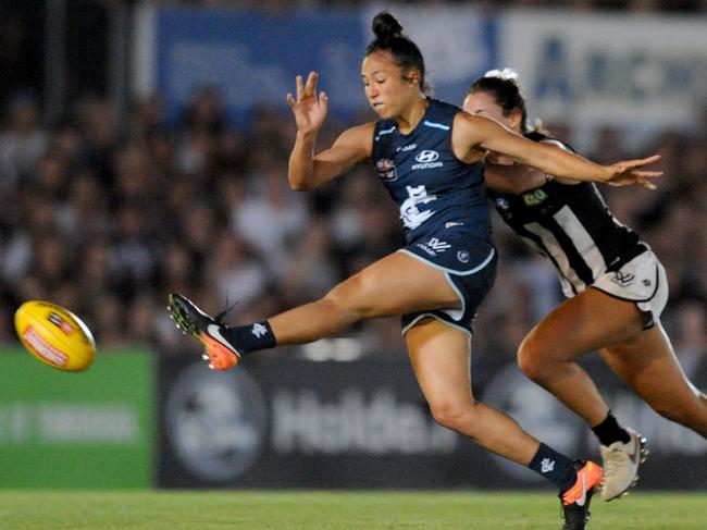 Darcy Vescio in action for the Carlton Blues.