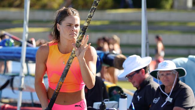 ADELAIDE, AUSTRALIA - APRIL 11: Womens Pole Vault Qualification. Nina Kennedy of Western Australia prepares during the 2024 2024 Australian Athletics Championships at SA Athletics Stadium on April 11, 2024 in Adelaide, Australia. (Photo by Sarah Reed/Getty Images)