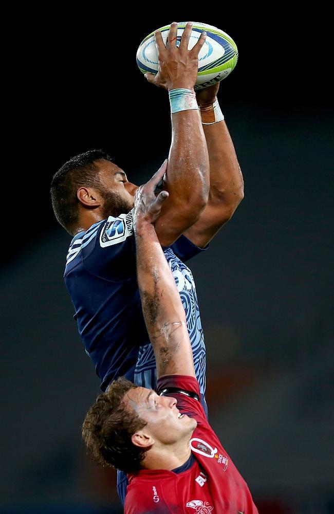 Patrick Tuipulotu outjumps Jake Schatz to claim a lineout ball.