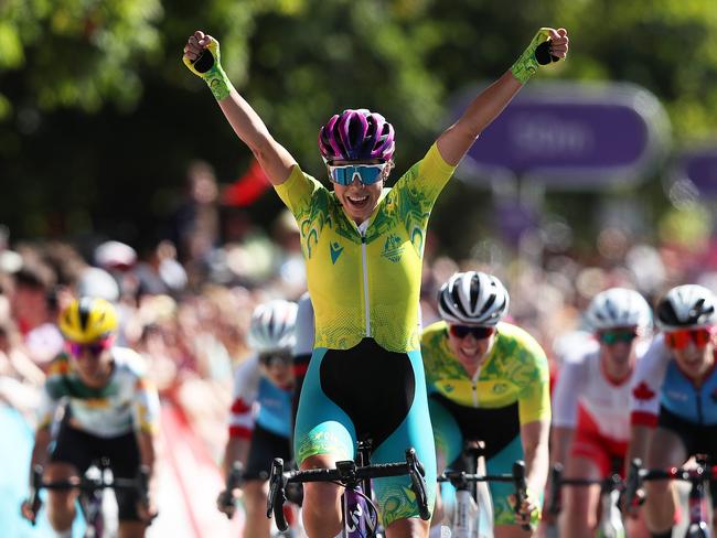 Georgia Baker celebrates after winning the Commonwealth Games road race in 2022. (Photo by Alex Livesey/Getty Images)