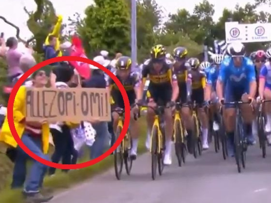 Moments before the biggest crash le Tour de France has seen.