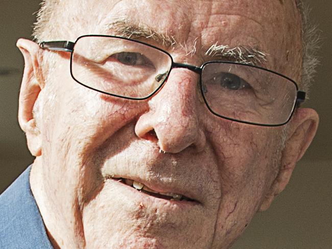 PIX OF WRITER CLIVE JAMES, AT HIS HOME IN CAMMBRIDGE. Clive James Credit: The Sunday Times / News Syndication *Online rights must be cleared separately* **APPROVAL NEEDED**