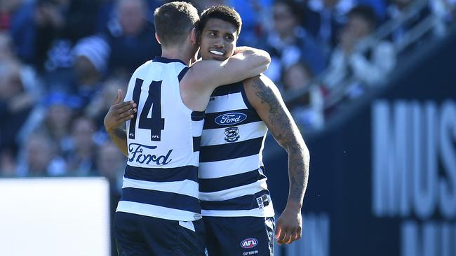 Tim Kelly will remain at Geelong for 2019.