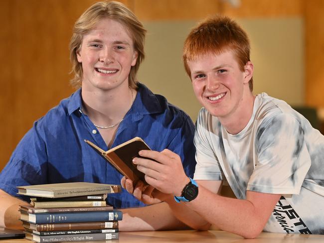 22/1/25. National back to school story. Edward Mickan and Ori Packer (both 18yrs) achieved a 99 ATAR. Happy school graduates studying together at Adelaide Uni library.PIcture: Keryn Stevens