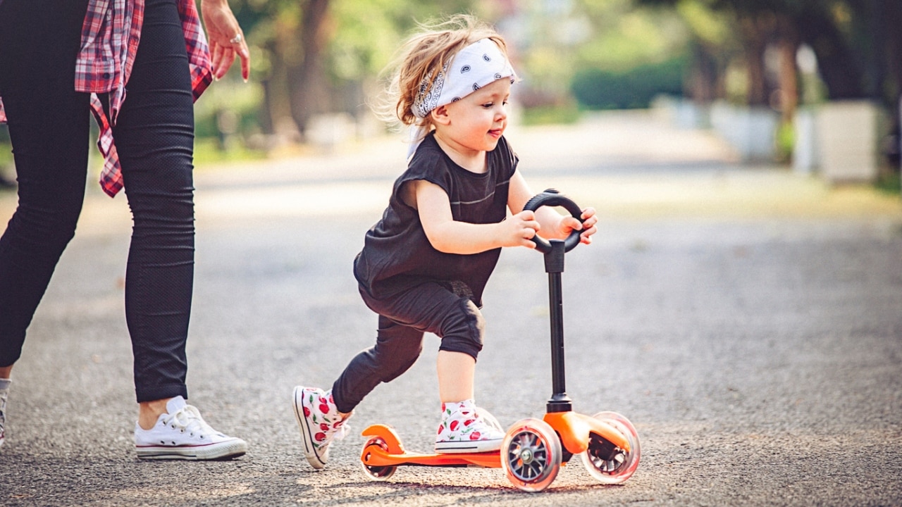 Small kids hot sale scooter