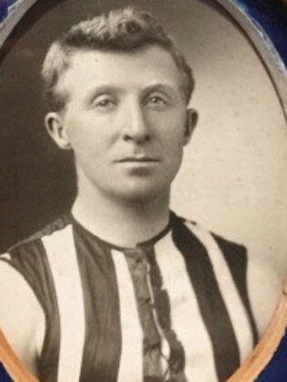 Charlie Norris played in the 1916 premiership side for Fitzroy, having left Collingwood after they won in 1910.