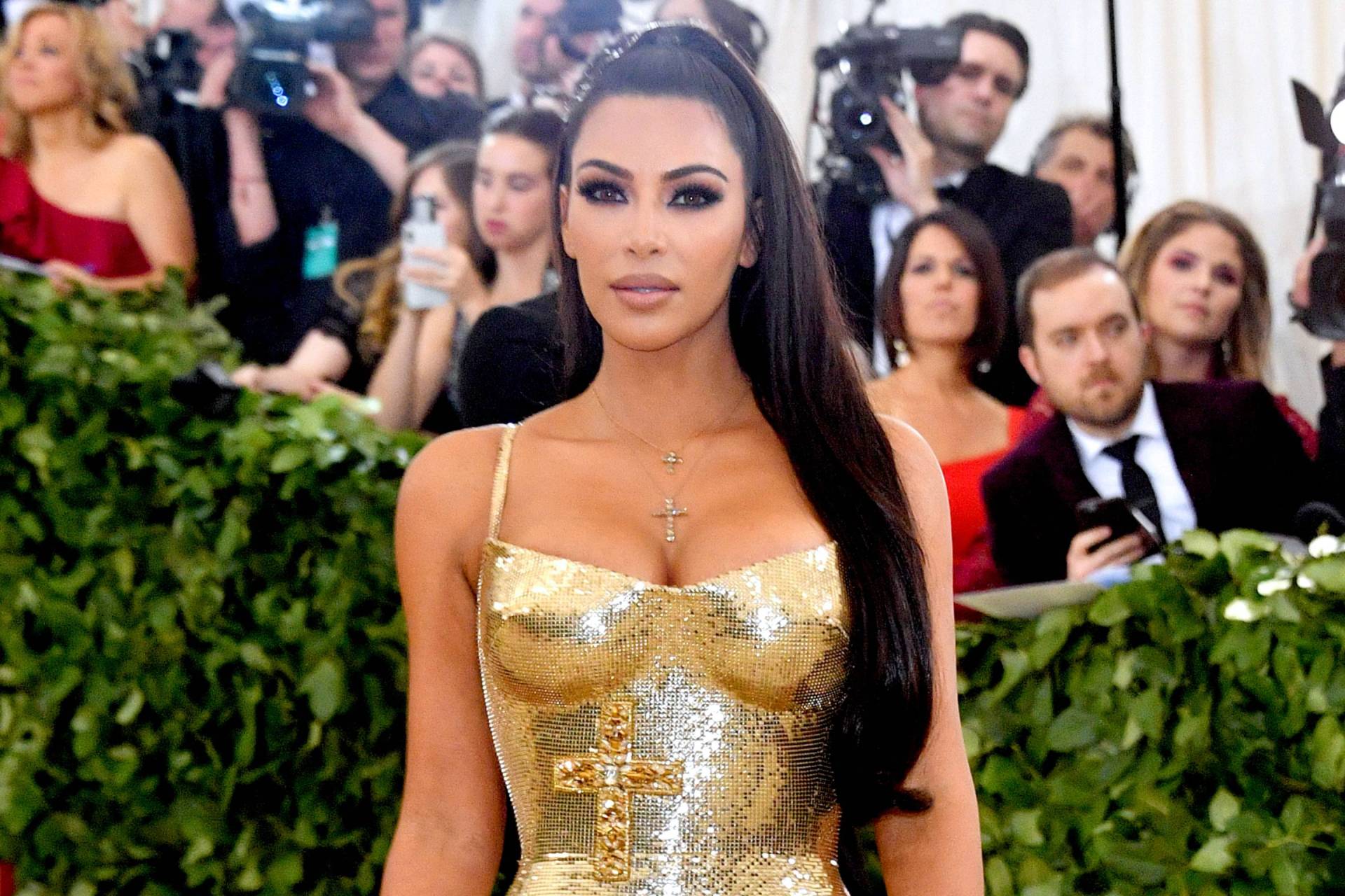 SOLD!! Kim Kardashian two cocoa skims face mask