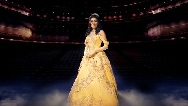 Shubshri Kandiah as Belle.