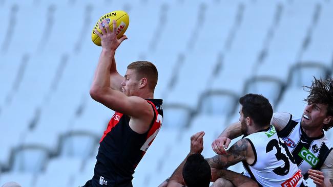 Peter Wright takes a strong mark on his way to kicking four goals against Collingwood. Picture: Getty Images