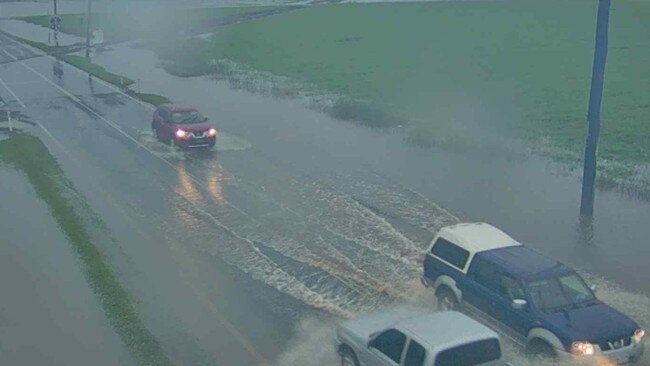 Severe weather warning cancelled, roads closed across Mackay and Whitsundays