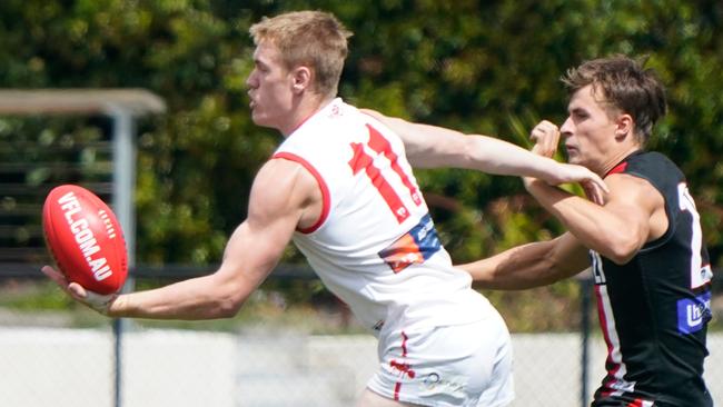 Alex Jacobs in action for Northern Bullants. Picture: Valeriu Campan