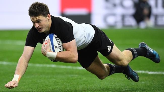 New Zealand fly half Beauden Barrett scores a try at the Stade de France.