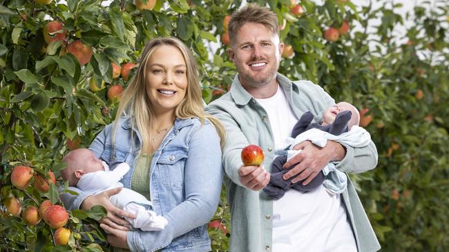 MAFS Bryce &amp; Melissa with their twin babies. Picture by Wayne Taylor