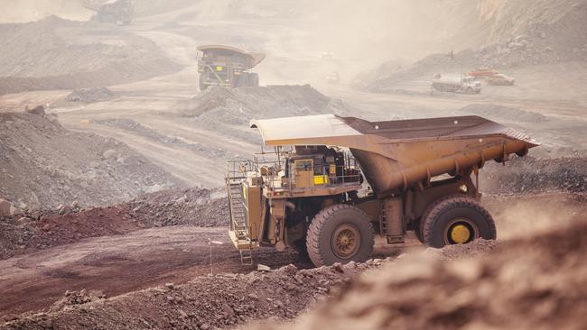 Rio Tinto has struck a deal with Sumitomo to build a new copper and gold mine in Western Australia.