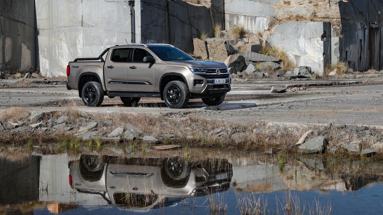 The 2023 Volkswagen Amarok Pan Americana replaces chrome with dark elements.