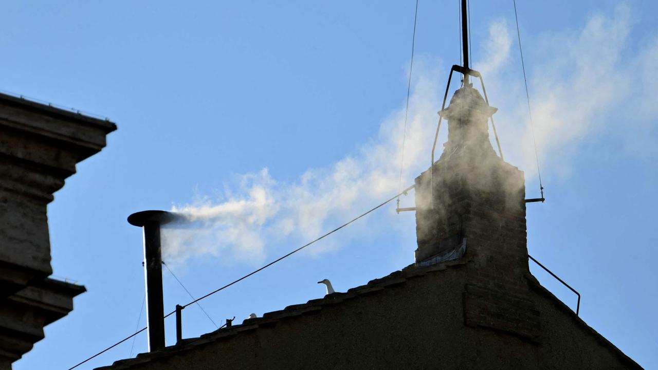 White smoke: New pope has been chosen