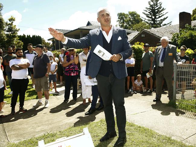 Tom Panos at a Sydney auction. Picture: John Appleyard