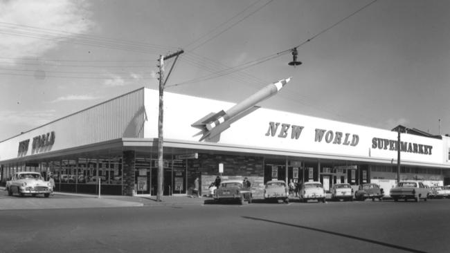 The Coles New World supermarket shortly after its completion in 1967.