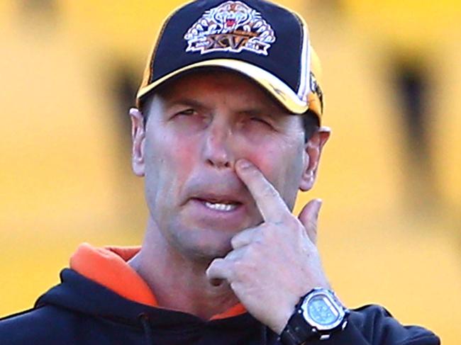 SYDNEY, AUSTRALIA - JULY 30: Coach Michael Potter watches his team during a Wests Tigers NRL training session at Concord Oval on July 30, 2014 in Sydney, Australia. (Photo by Renee McKay/Getty Images)