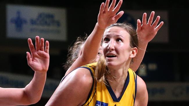 Jennifer Hamson getting plenty of attention in the WNBL.