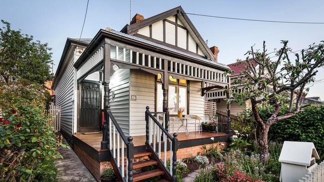 26 Plow St, Thornbury, sold under the hammer in a competitive midweek auction.