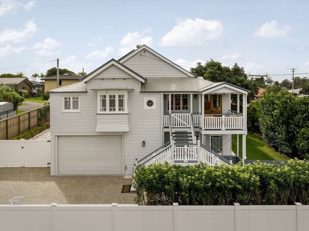 Dolphin Felise Kaufusi bought a home in Brisbane, breaking a suburb record.