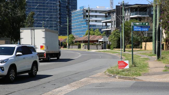 Dangerous intersection at Arthur St and Seven Hills Rd, Baulkham Hills.