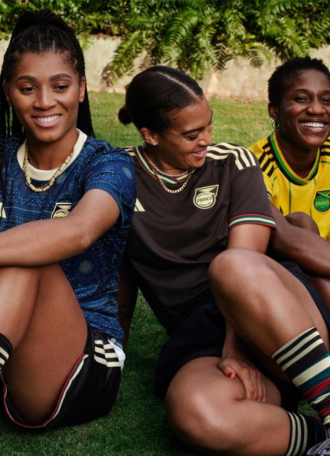 Ladies and Soccer Jerseys: the rise of 'Blokecore' style trend