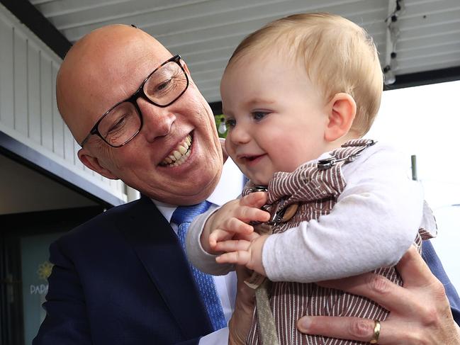 MARKS POINT HUNTER REGION NSW, APRIL 28, NCA 2025 FEDERAL ELECTION BUSÃ. 28/04/2025 Australian Opposition Leader Peter Dutton meets Shortland electorate candidate Emma King and her baby boy on the Campaign trail at Papatya Cafe. Pictures Adam Head / NewsWire