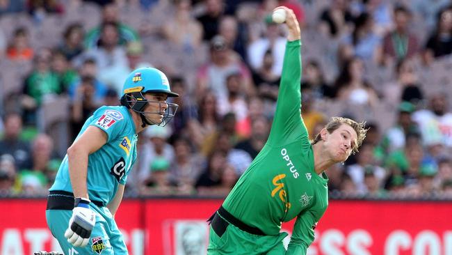 Shane Warne says Adam Zampa is ready to assert himself on BBL finals.