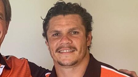 Star centre James Roberts has signed a two-year deal at Wests Tigers.